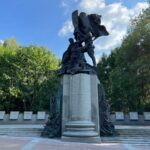 Памятник в Парке Победы
